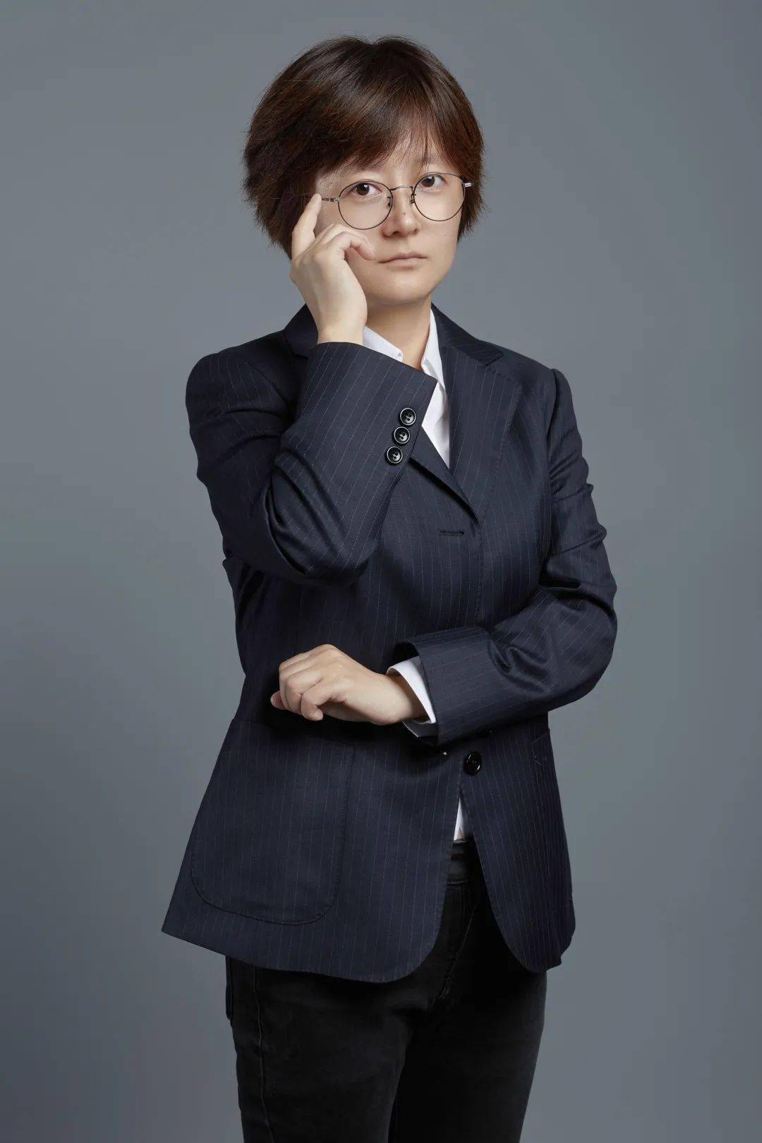 高一(2)班班主任钱晓晨她坚持以立德树人为根本任务,言传和身教相结合