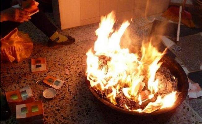 一个人死后,如果没人烧纸会怎样?原来老人说的话不是迷信!