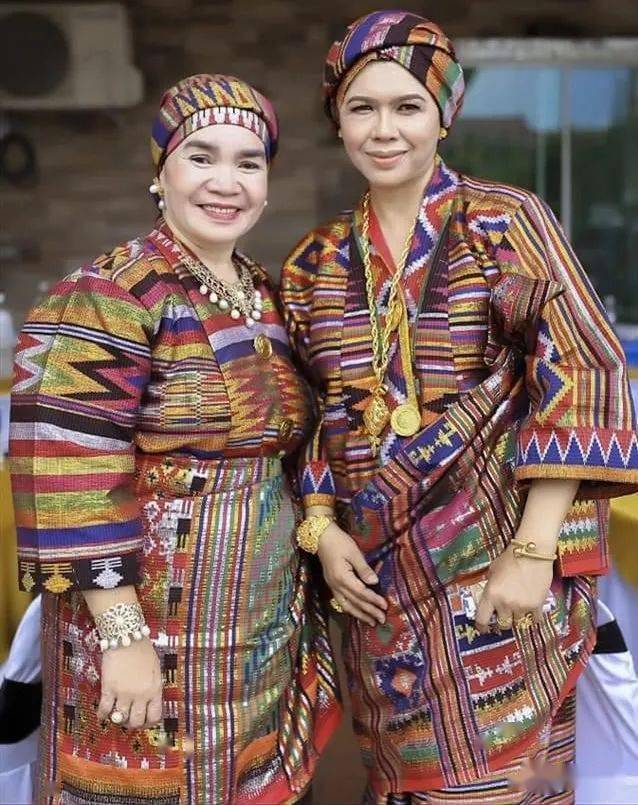 菲律宾南部的传统服饰⑨:纺织品的色彩游戏_siyabit_yakan_织机