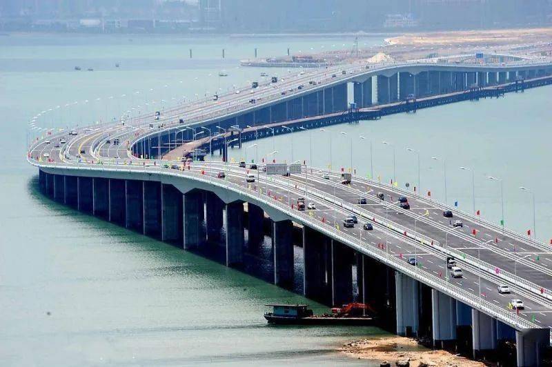 集美大桥进岛端新修匝道完成吊装→_施工_桥梁_改造