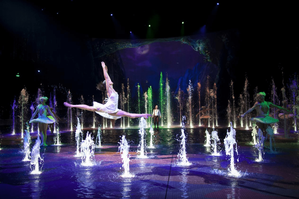 全球最大水上汇演——澳门水舞间水秀剧院