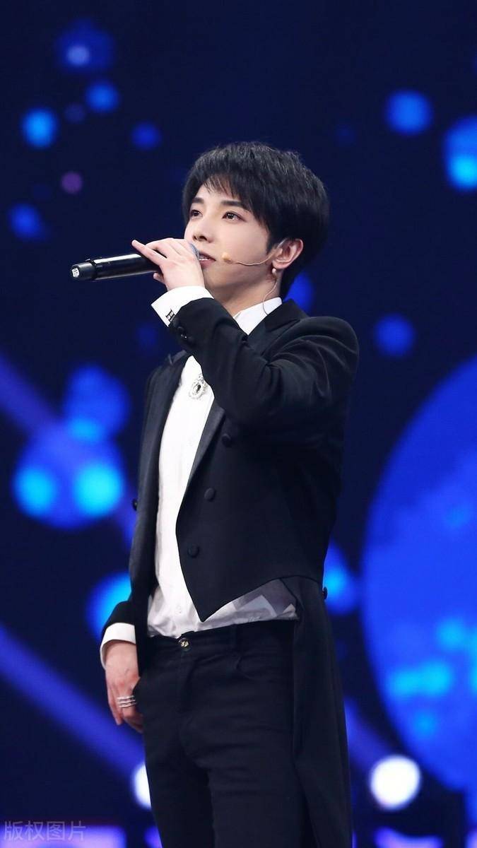 华晨宇晒最新寸头照,真的是好帅好飒啊_照片_音乐_发型