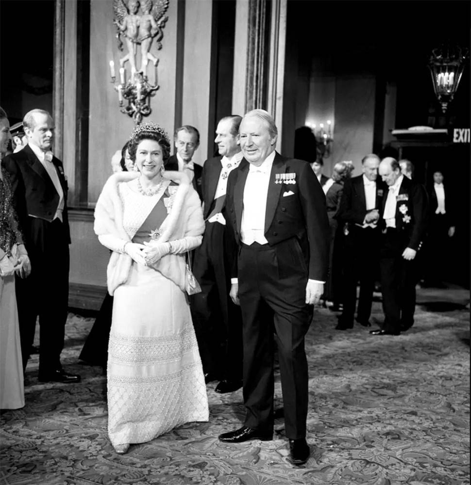 女王谢幕 英国王室最后的高光时刻_伊丽莎白_约克_特拉斯