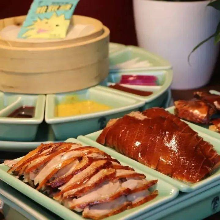 198元抢原价485元【羲和雅苑烤鸭坊】2-3人套餐！羲和烤鸭半套+八宝盒＋张氏炒肉丝＋盐水鸭肝+白菜＋_北京_鸭子_色泽