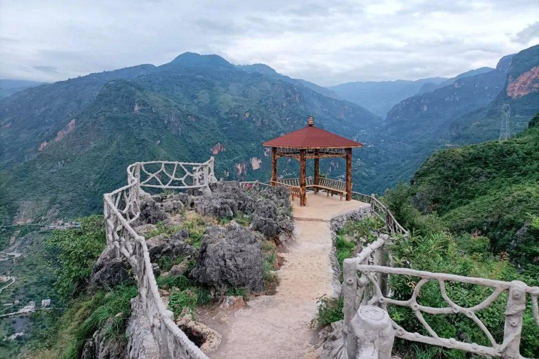 "双提升"专项行动 | 鲁甸乐红镇:打造红岩景区助推乡村振兴_峡谷_外村