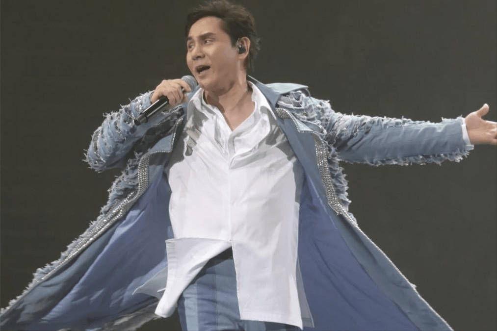 周慧敏动情拥抱黄凯芹,合唱一曲《情未了》,终究是情深缘浅_时间_演唱