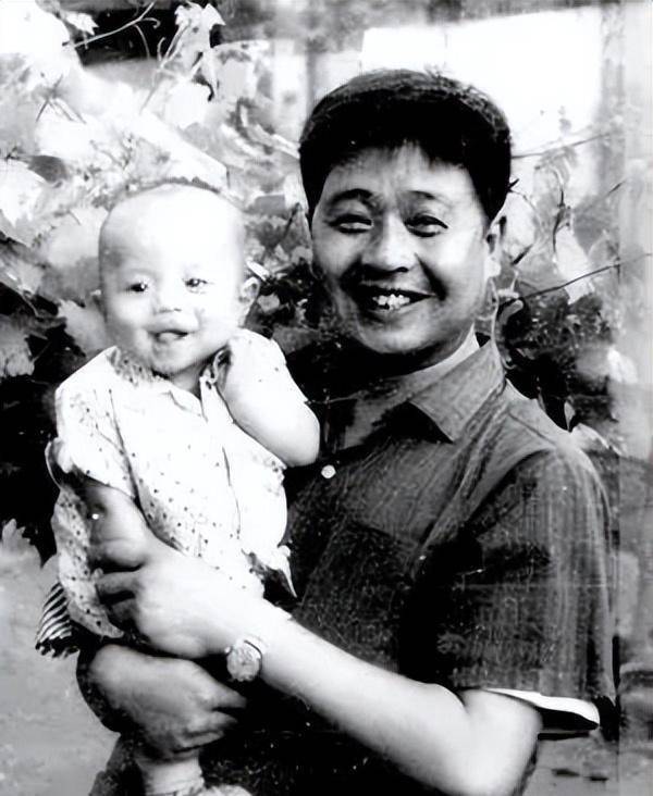帮他追到妻子,妻子自卑多年,他和家人一起治愈她_生活_事业_彭小盛