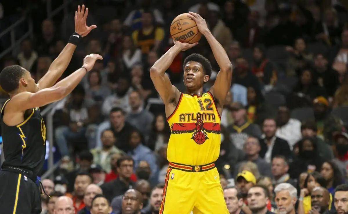 老鹰别犯傻 他是东部库里最佳帮手_亨特_球员_的合同