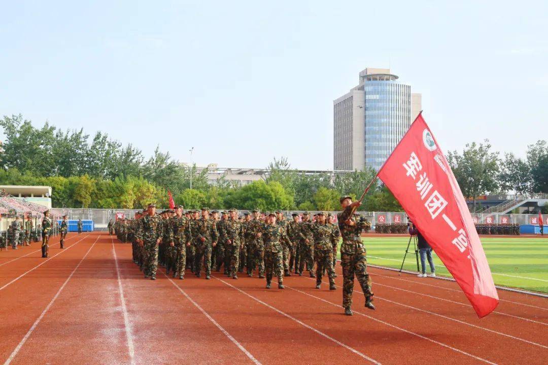 寧夏大學2022級本科生軍訓彙報科目表演暨總結表彰大會_青春_李星_連