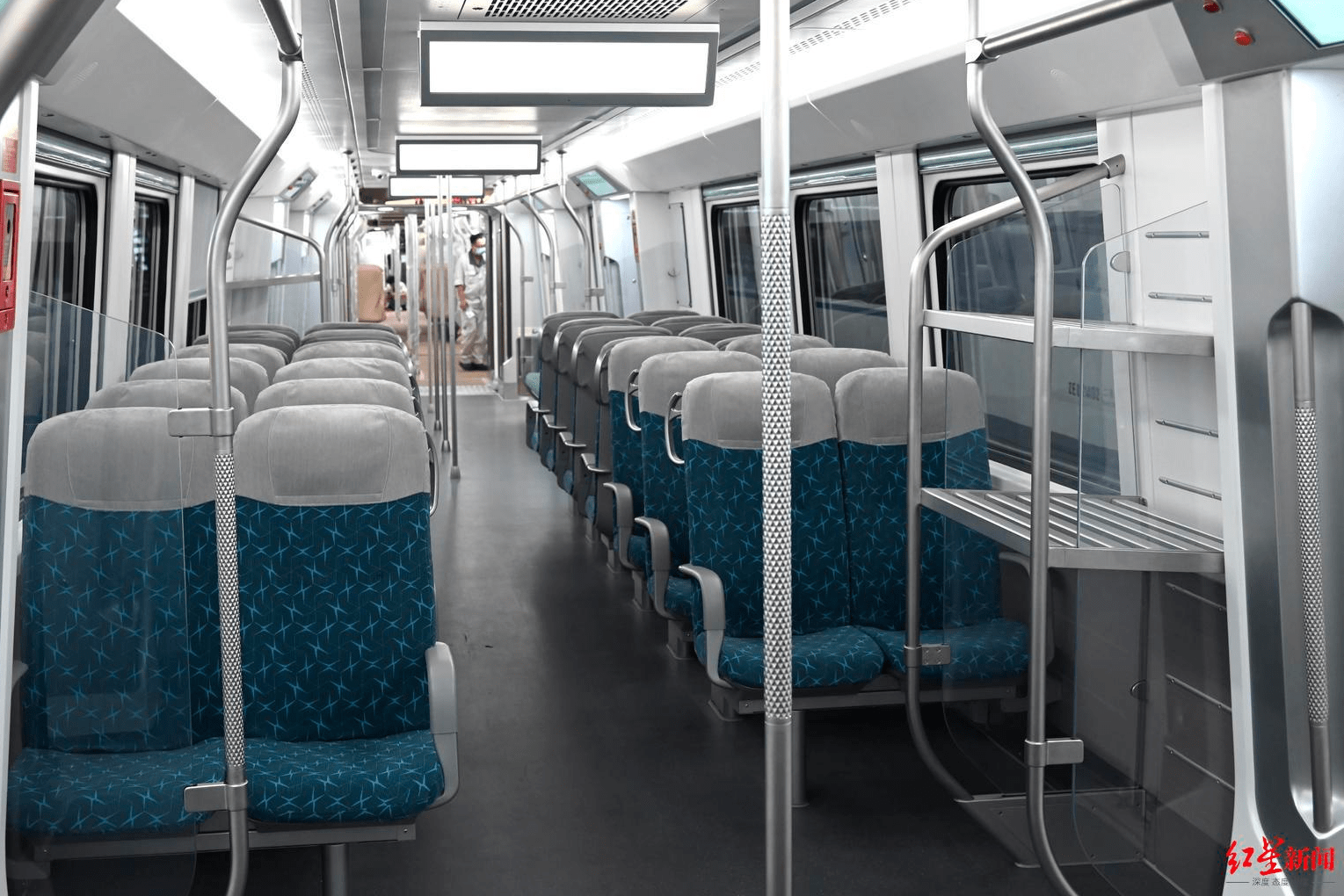成都地铁19号线二期首列车亮相:最高时速160公里,全面实现整车"本地造
