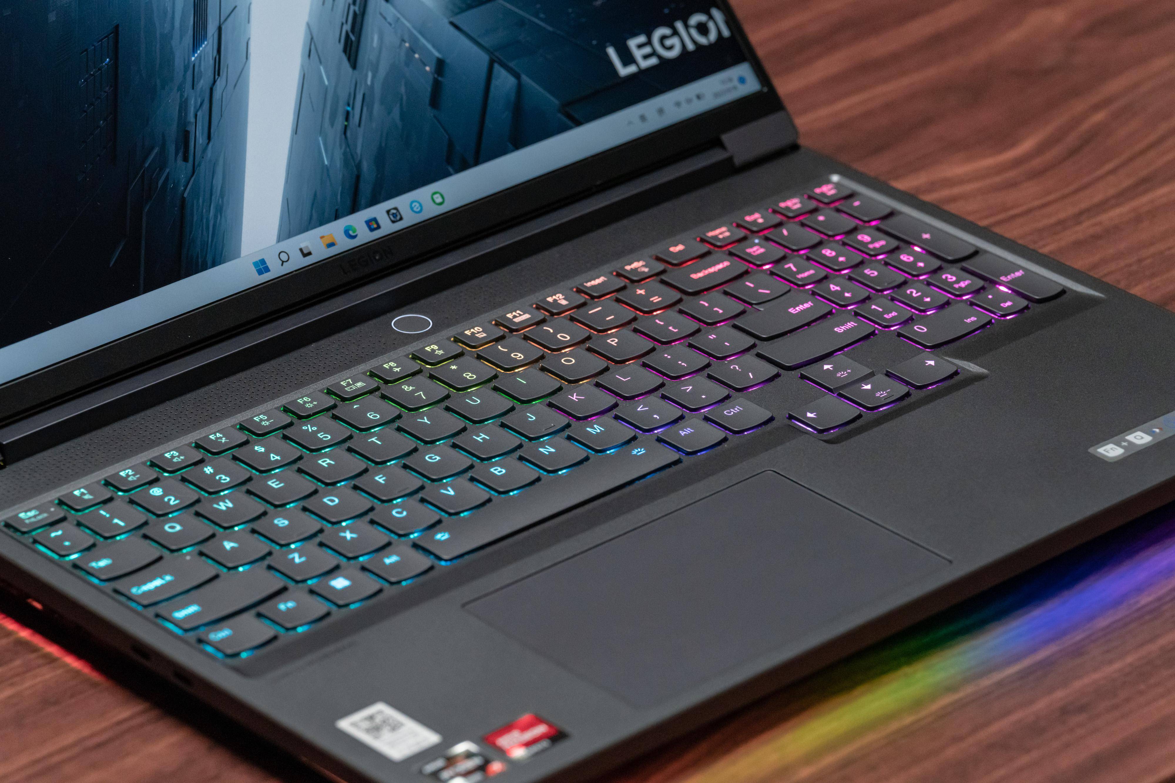 AMD 锐龙 7 6800H + RX 6700M 的双 A 超旗舰游戏本,联想拯救者 R9000K 测评