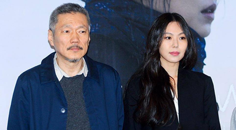 让3位男神恋恋不忘,60岁已婚大叔为她提裙子,金敏喜有什么魅力_赵寅成