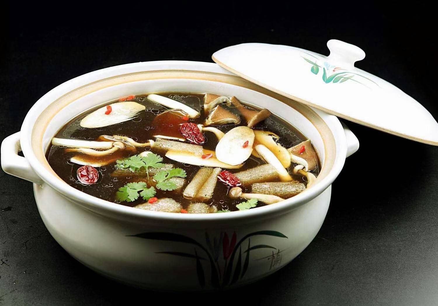 武陵山珍‖百菇菌汤‖盘中有鸡枞 可以食无肉_白蚁_蚁巢_菌丝