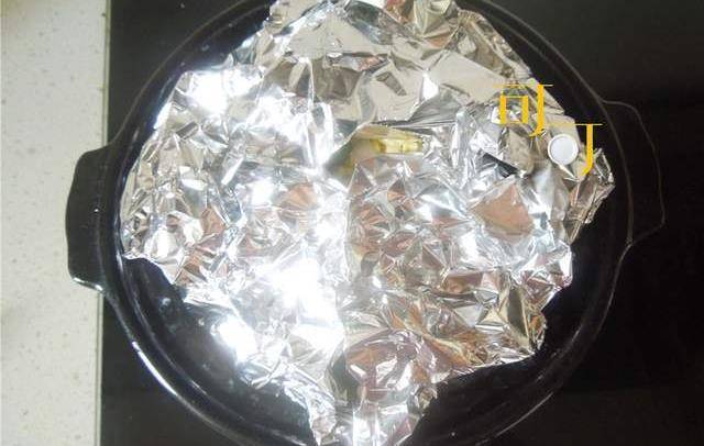谁都会爱吃这一锅热气腾腾的锡纸花甲粉,实在太香了_步骤_金针菇_调料