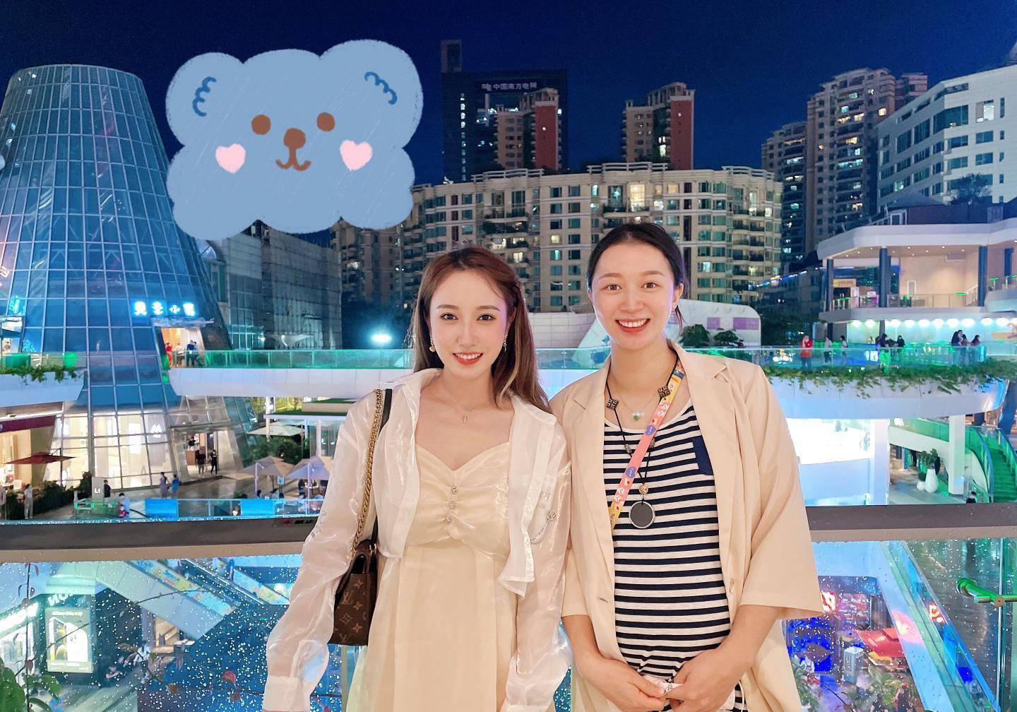 刚满29岁的杨伊琳,今年9月底曾在社交平台上分享了结婚的好消息,她还