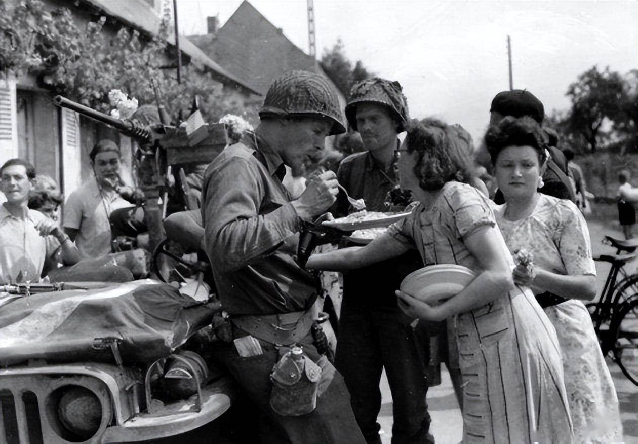 67英美是盟友,二战时美军为何仍在英国造孽,还留下百万私生子?