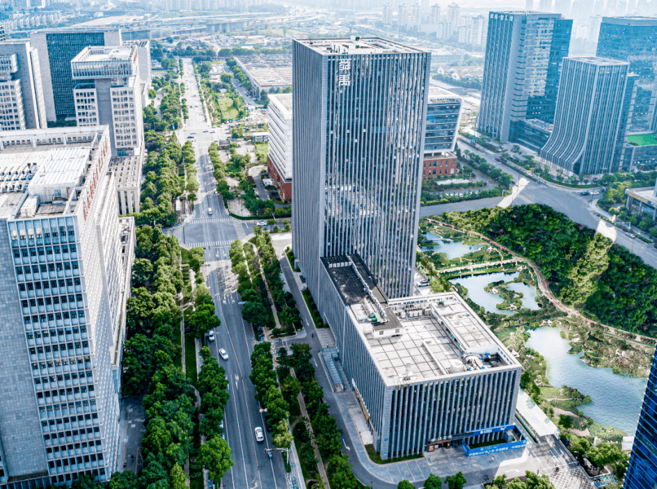 河西cbd東側建鄴新城科技園核心地段滑天下俱樂部(舜禹大廈店)滑天下