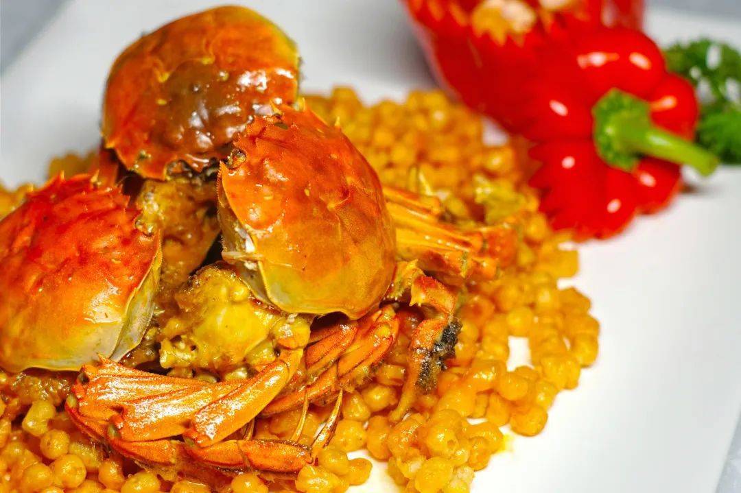 金沙玉米香焗椒香四溢,回味无穷小火闷煲,未食其味却先闻其香激发出更