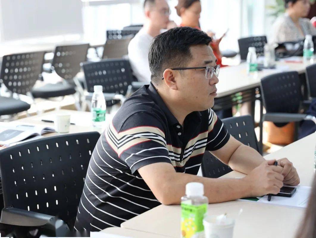 精彩纷呈外,课后开展的学员交流分享会也如火如荼举行,邹励川,冯斌