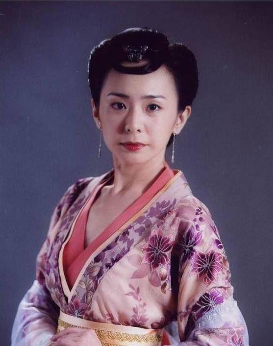 全能型艺人潘仪君:16岁出道,被誉最美纪晓芙,相恋10年男友不忠诚