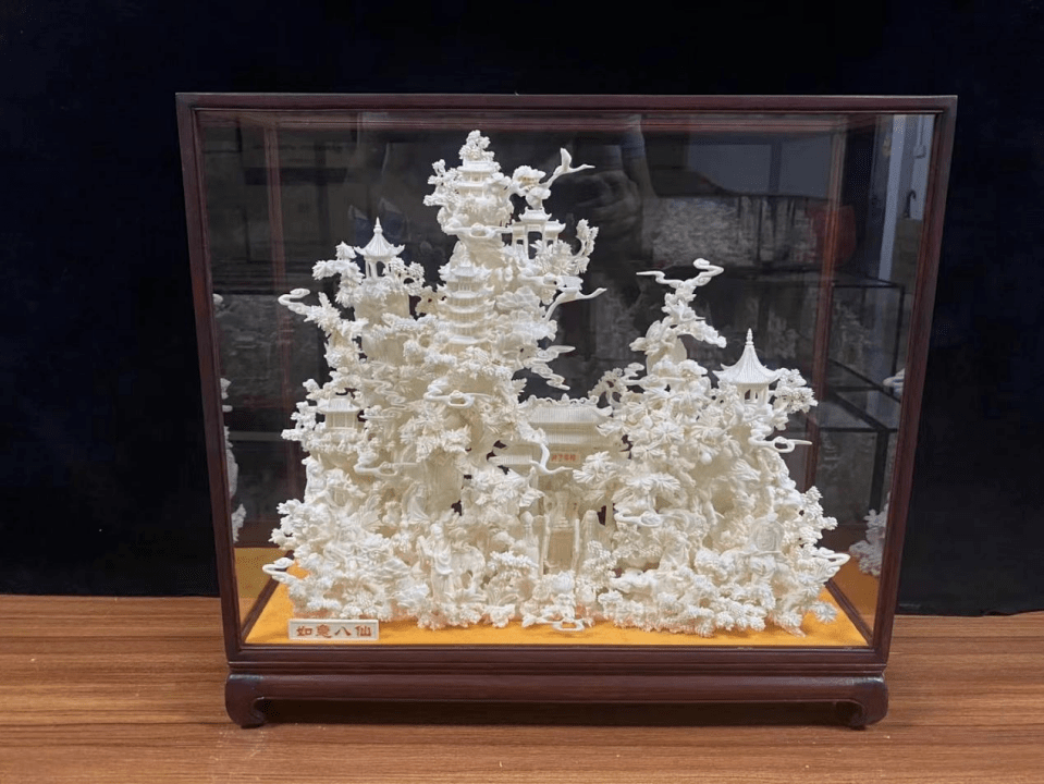 「异都」牛骨人物雕刻作品——如意八仙从古至今的发展中,骨雕逐渐从