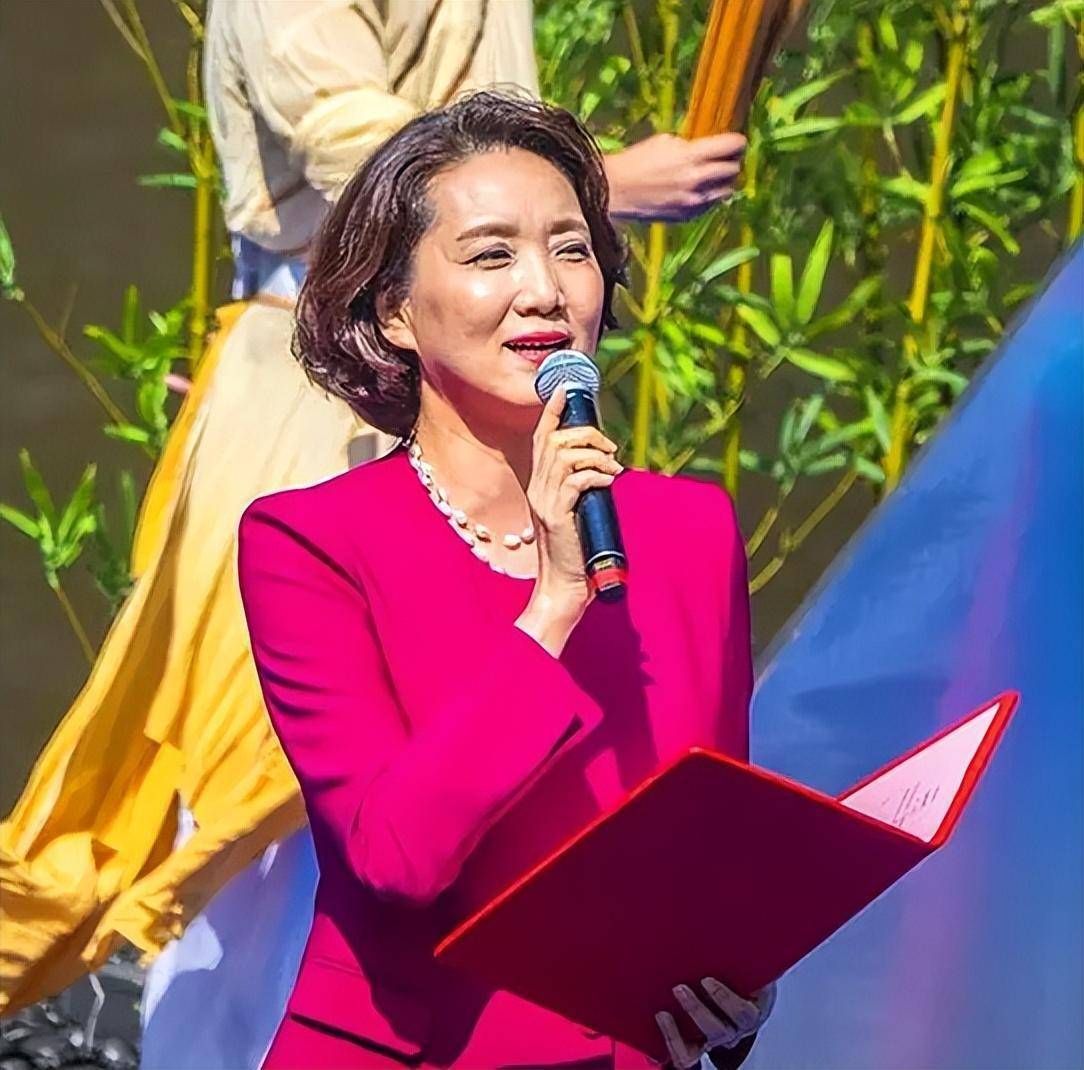 李修平:二婚嫁大10岁丈夫,结婚17年无儿无女,幸福背后有遗憾?