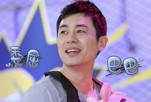 当她倒在怀里那一刻,他的反应让人笑出腹肌_王彦霖_表情_成为了