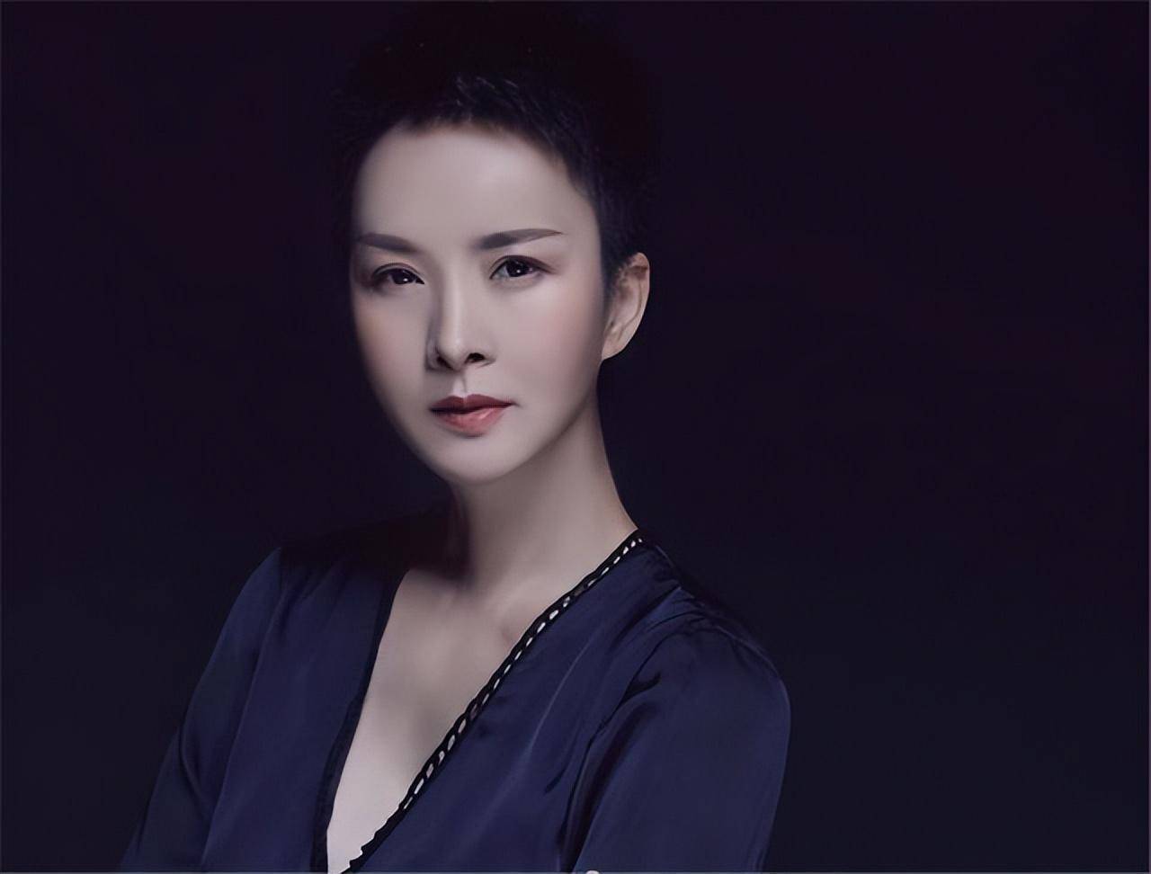 和丈夫坚持丁克12年愁坏婆婆,39岁意外得子全家乐开怀_石小红_表演