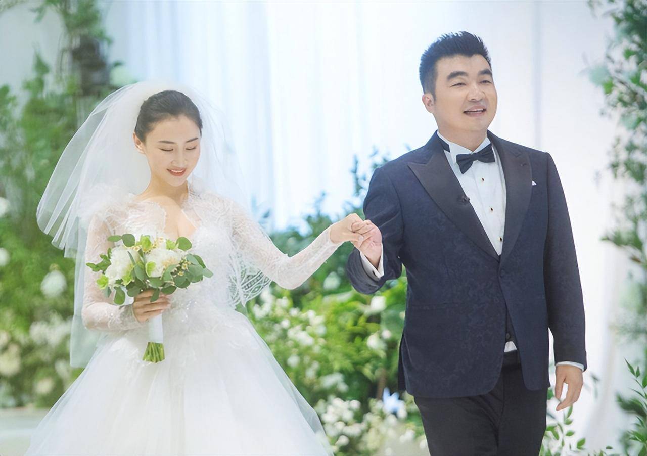 说白了,梁超的家境更好,所以他更有发言权!