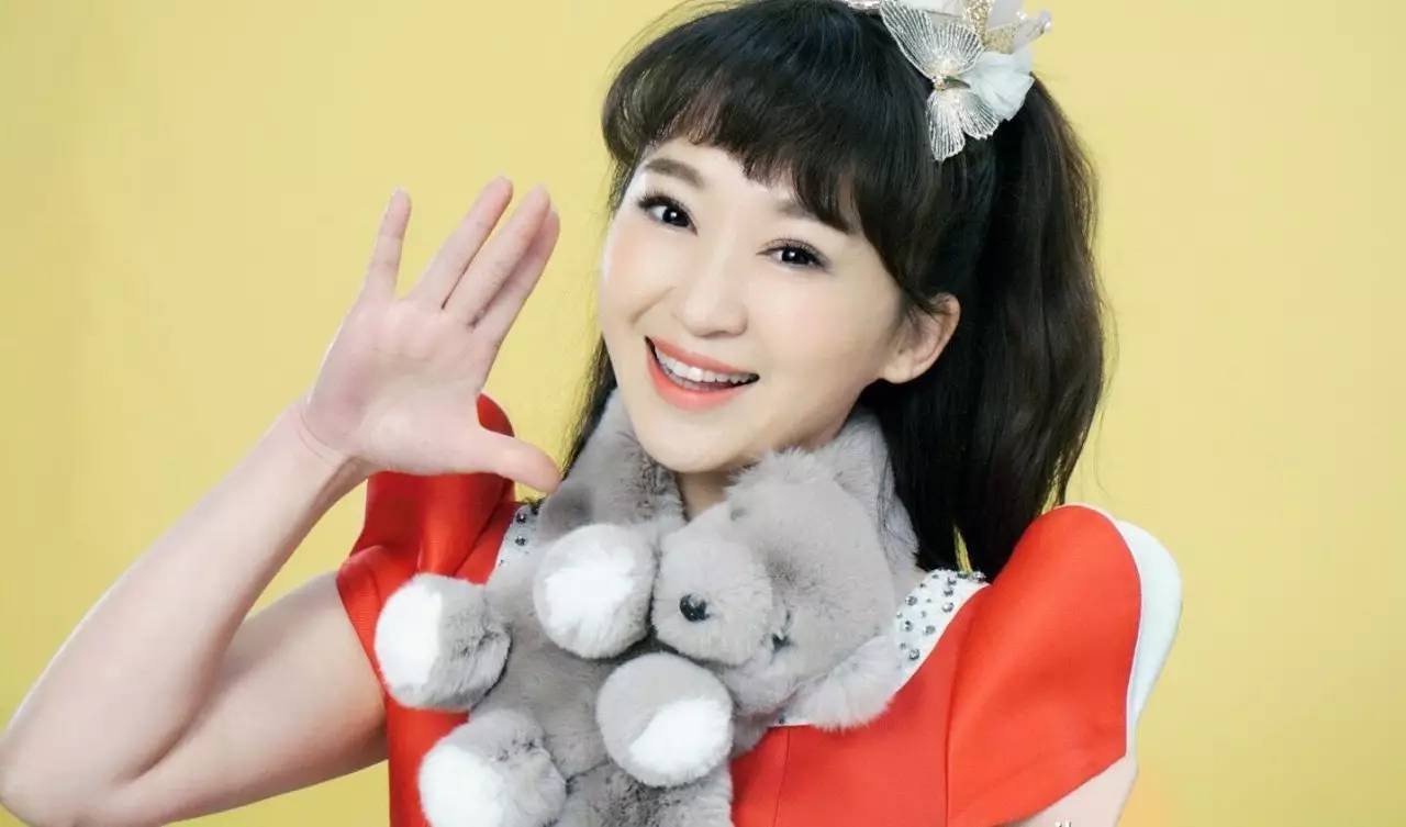 电视主持小鹿姐姐,承包了90后儿时回忆,如今46岁美如少女_节目_观众们