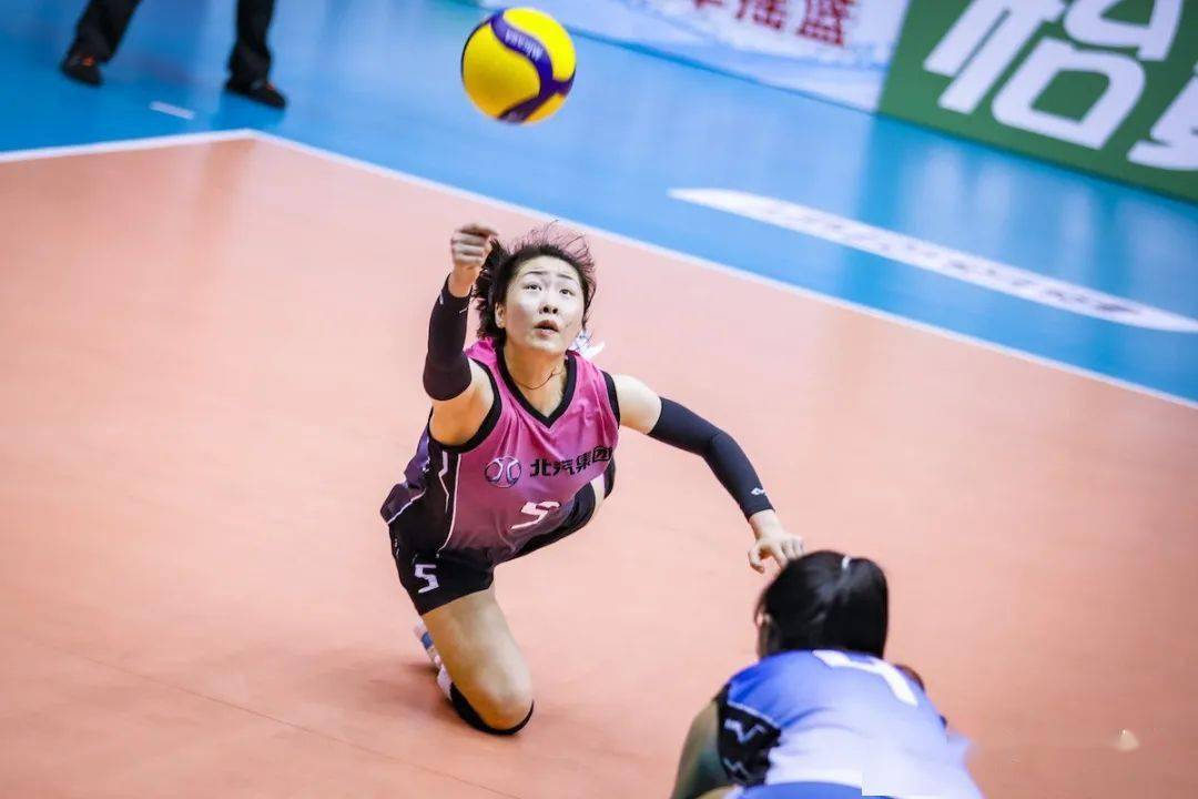 女排全锦赛福建3-2力挫北京 豪取小组赛五连胜_刘梦瑶_黄凤_刘子炀