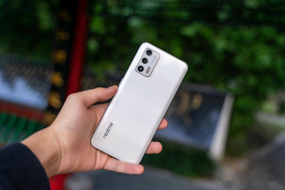 12g 256g才卖1469,65w快充 4500mah大电池,利润缩水严重_realme_neo