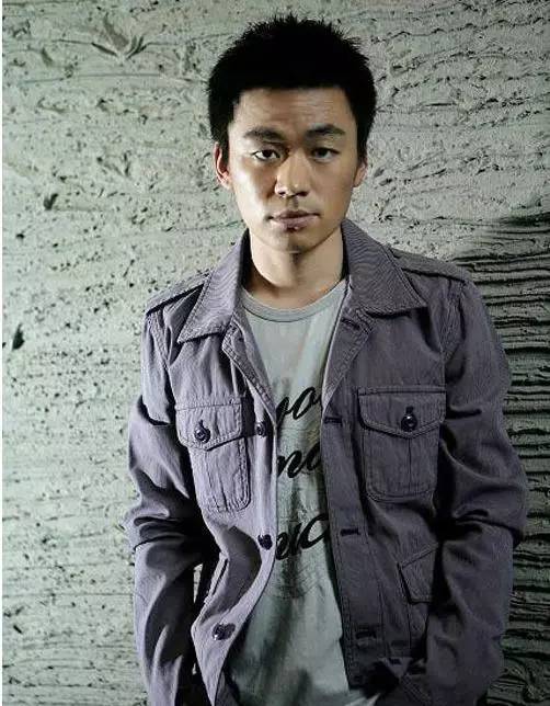 拍完天下无贼,王宝强肩扛100斤小米送给冯小刚,走红全靠他_角色_电影