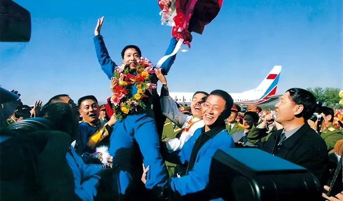 婆婆是同事,被一眼看上当儿媳妇_张玉梅_绥中县_空军飞行员