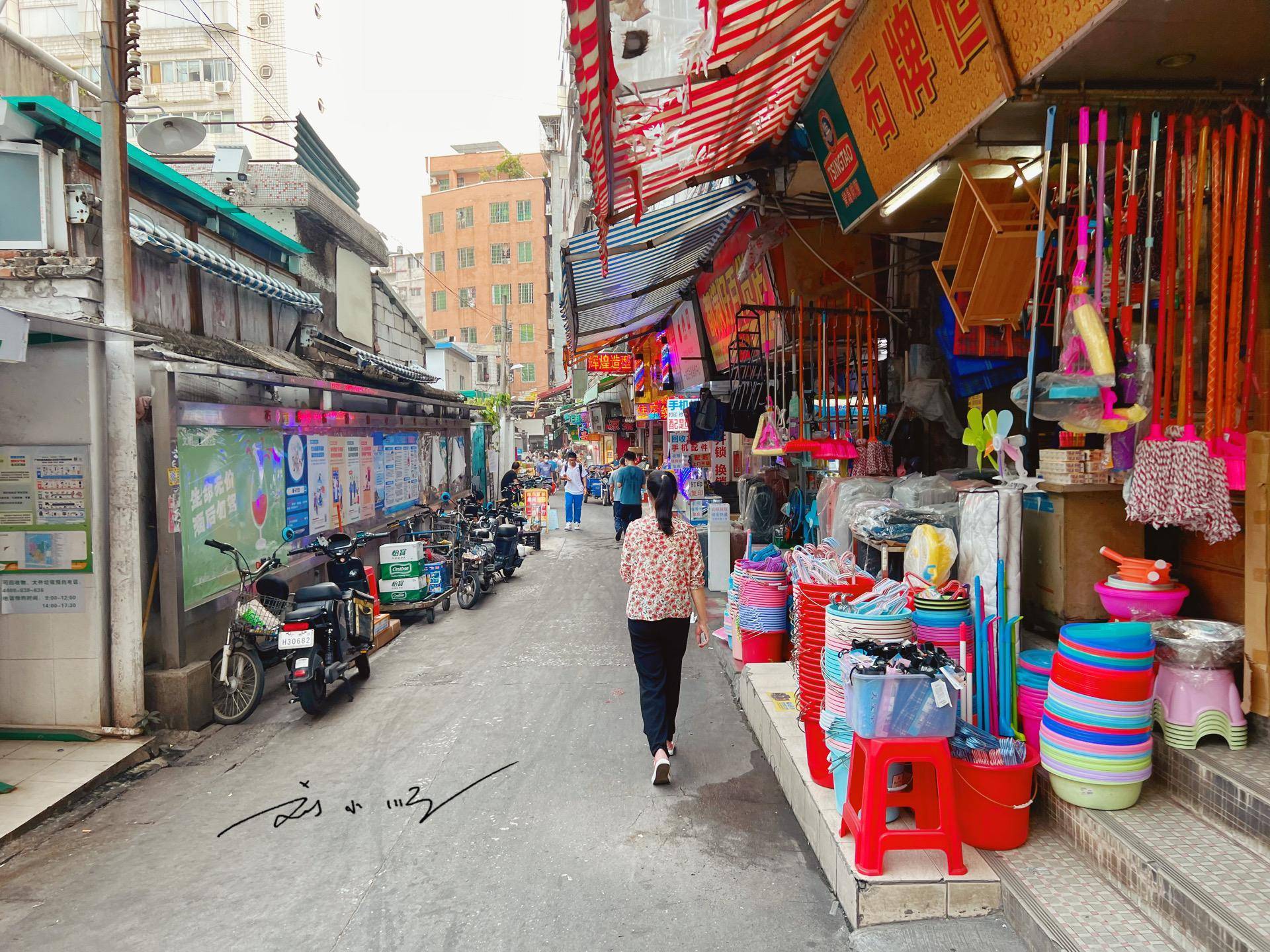 广州"第一城中村",周围高楼林立,村里却像另外一个世界_石牌村_天河区
