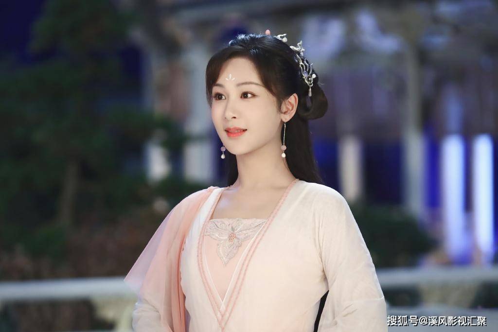 古装剧演员原声统计,杨紫胡歌受到肯定,自己配音还帮忙唱插曲!