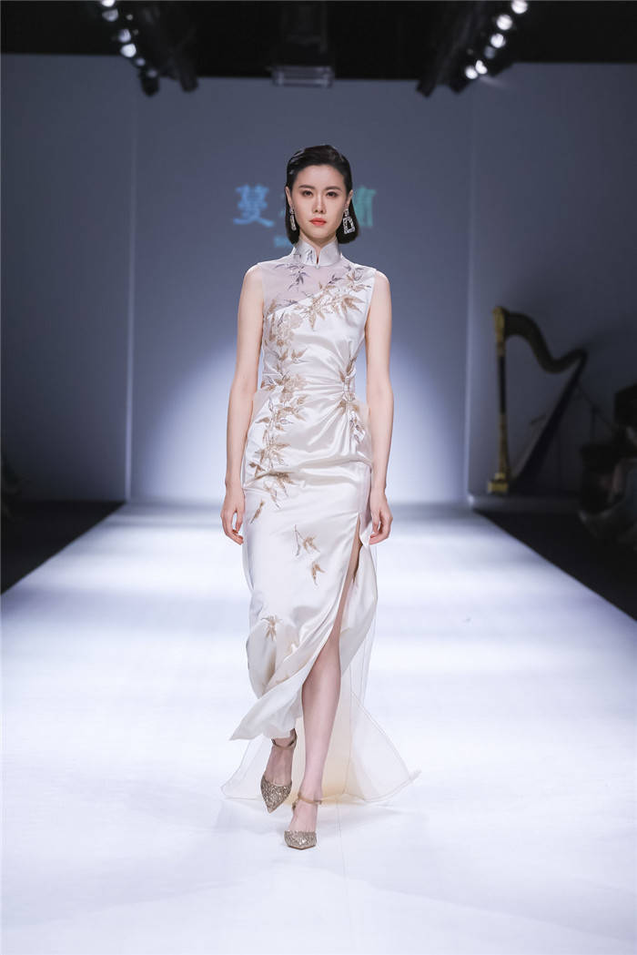 的传承与变迁——蔓楼兰【游仙·梦】春夏高定发布秀_旗袍_系列_仙境