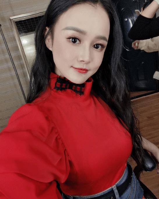 冉莹颖颜值逆生长,近照宛如妙龄少女,坦然回应网友犀利吐槽_邹市明