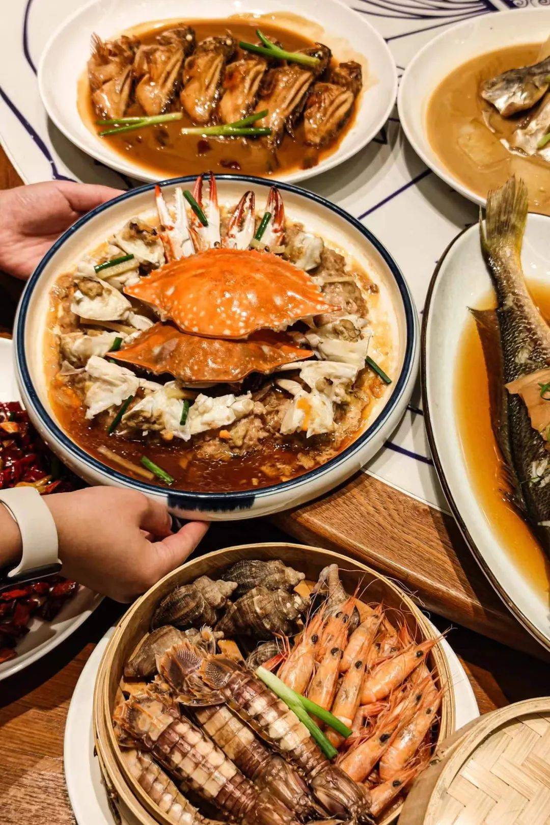 悦满庭餐厅地址:北二环中路与华屏路交汇处西南角旁开渔季,你最期待吃