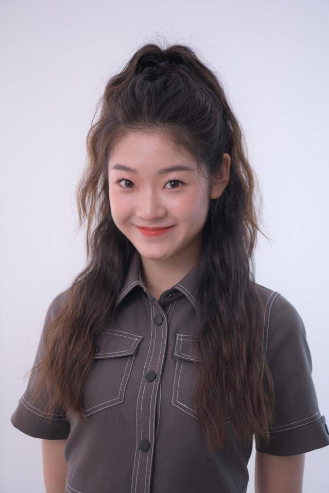 成外剧新势力,主持人跨界当演员,老戏骨亲自教演戏_粤语_枝子_台词
