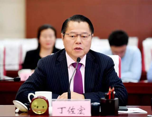 江苏如皋"新首富":26岁三千资本,创办民企500强,年营收312亿_月星