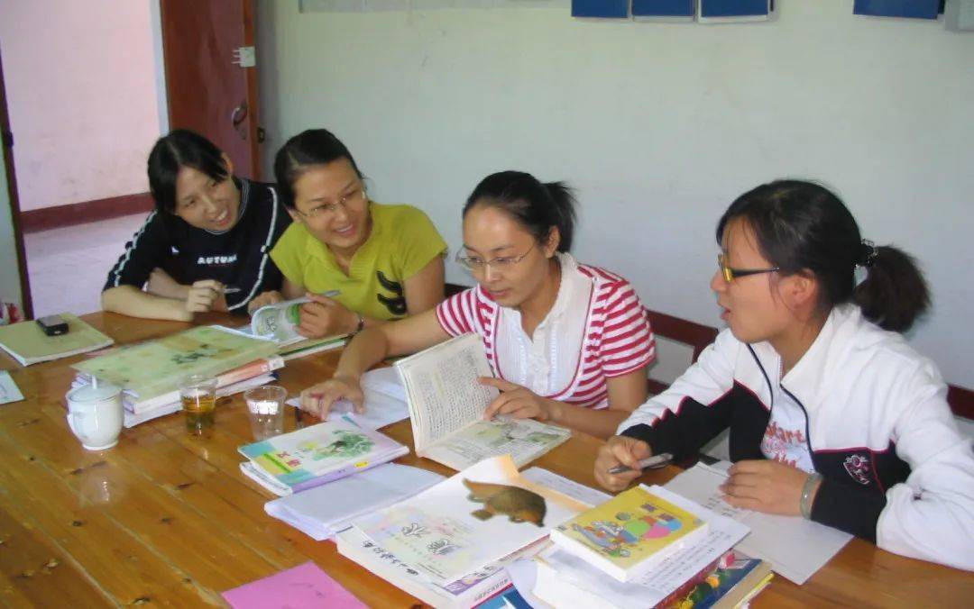 但是學校老師依然有些自豪地告訴我,2006年,學校已經與衢州市區名校