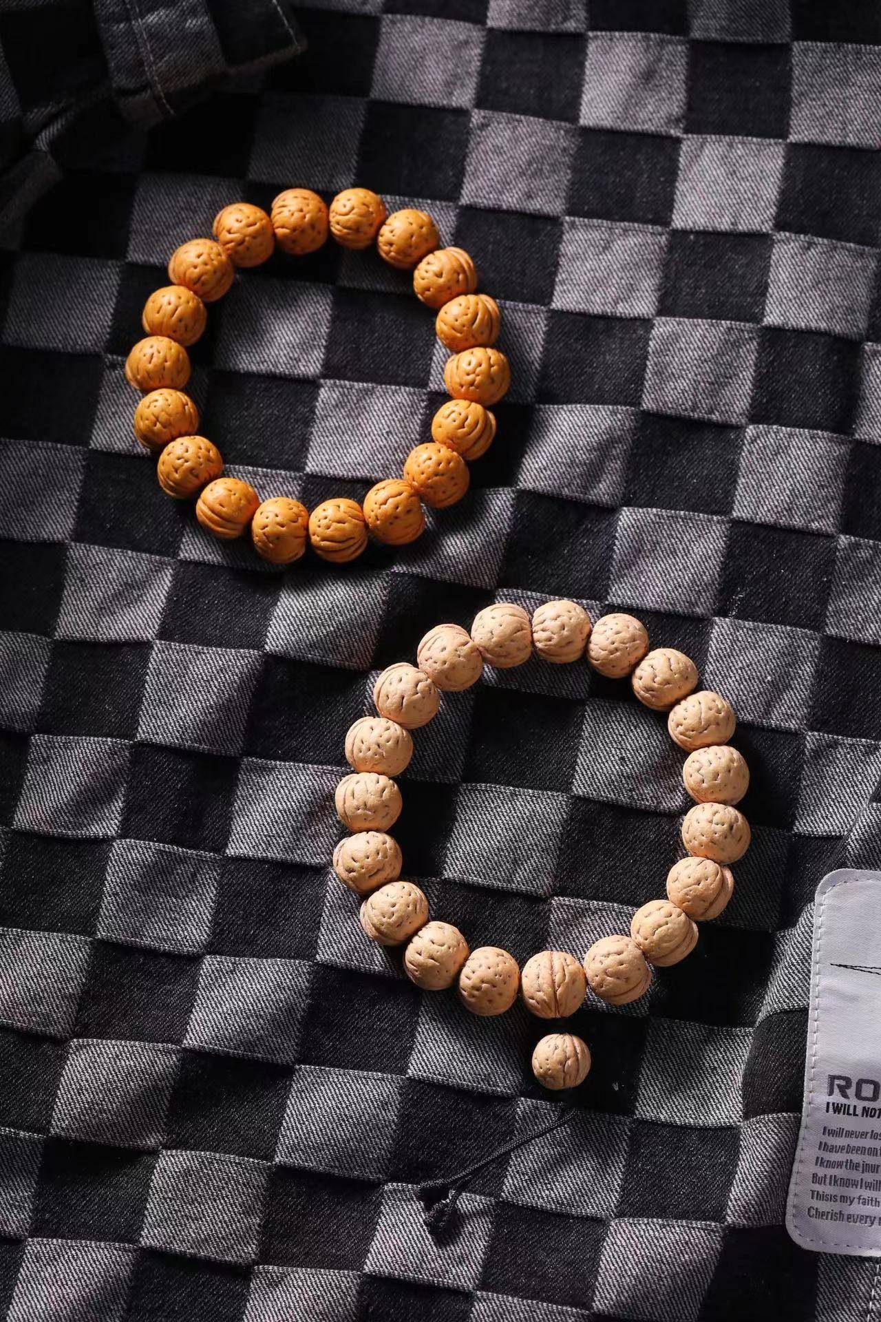 盘锦桃核独有的奶油皮质 后期走色红润_盘玩_生活_密度