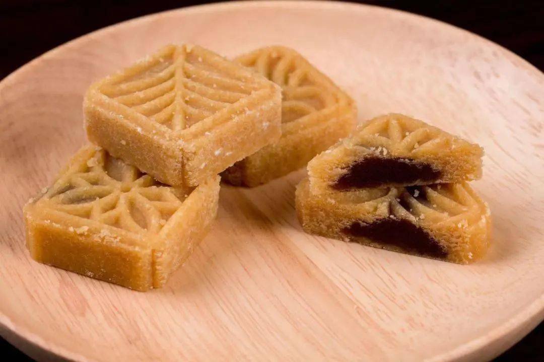 锅巴,桃酥等中式糕点成为了一代又一代宜昌人的童年回忆04中药防疫