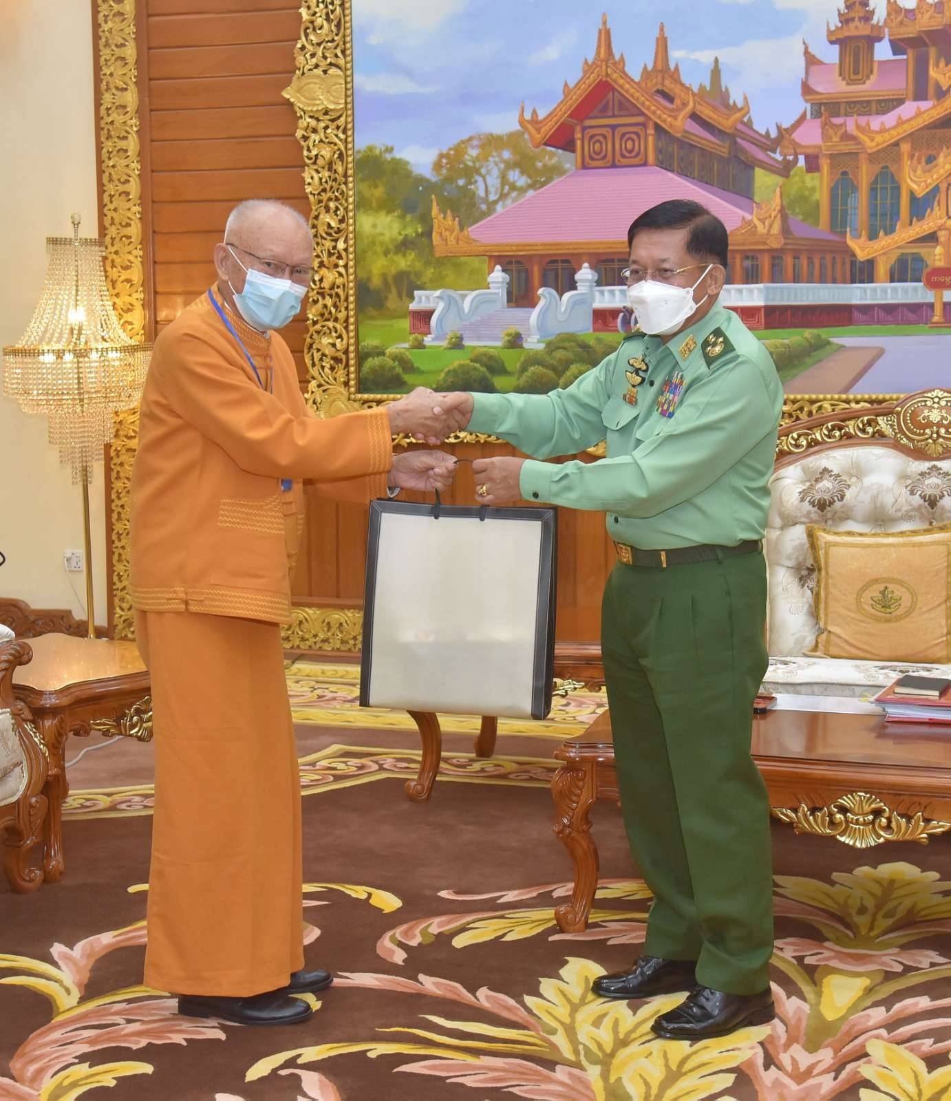 缅军总司令敏昂莱同缅北三支少数民族武装组织举行第二轮和谈_和平