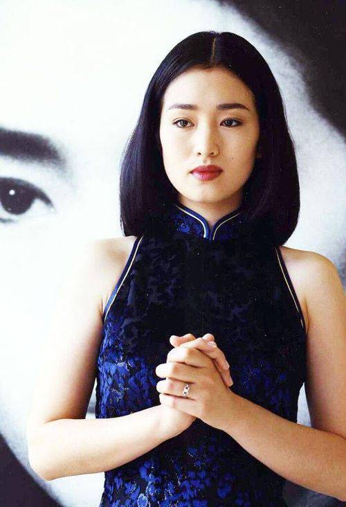 被巩俐大学的旧照惊艳到!颜值碾压林青霞,网友:老谋子该哭死!