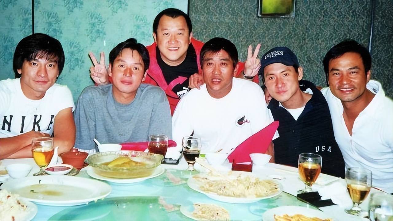 柯受良病逝19年了,遗孀宋丽华的选择令人泪目_曾志伟_因为_摩托