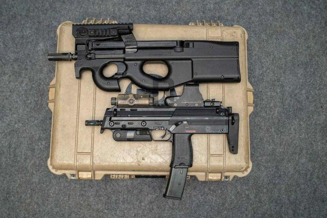 mp7冲锋枪全息图片