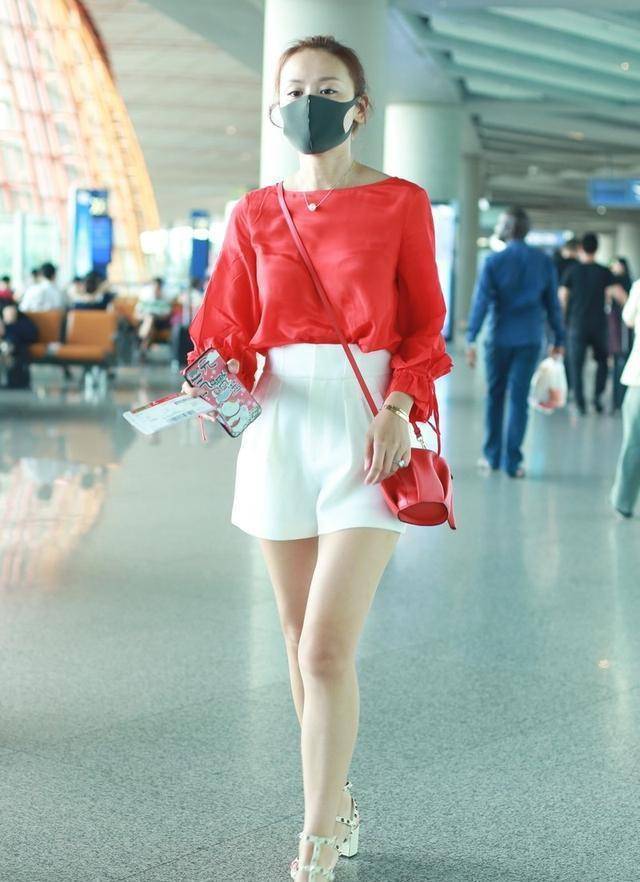 叶一茜私服穿搭惹人注目!