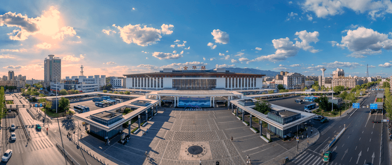 东站的省内一等铁路大站,承担起金华市区和永康,兰溪,武义等周边县